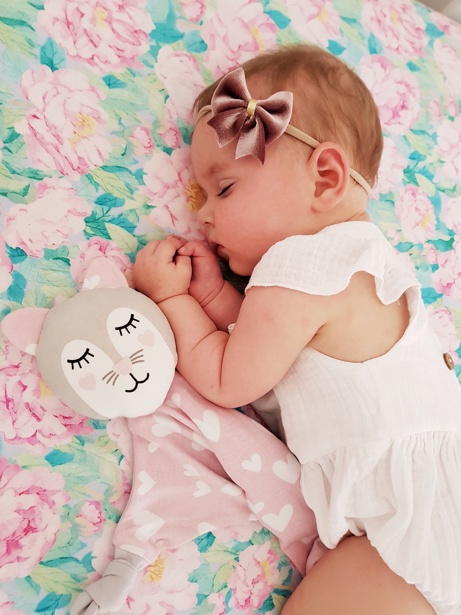 how to introduce a baby comforter