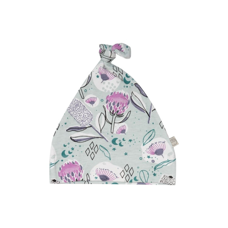 Kippins Banksi organic knot beanie for infants, soft and cozy knit hat in natural colors, designed for babies aged 0-6 months.